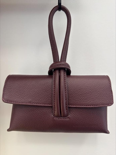 Väska med knut i äkta skinn