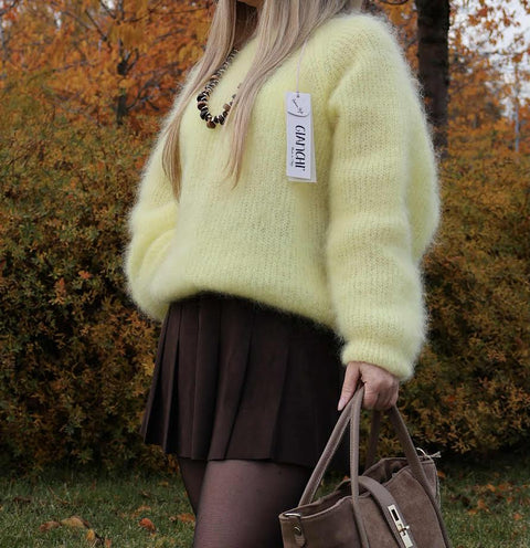 Tröja i mohair med knyt i ryggen