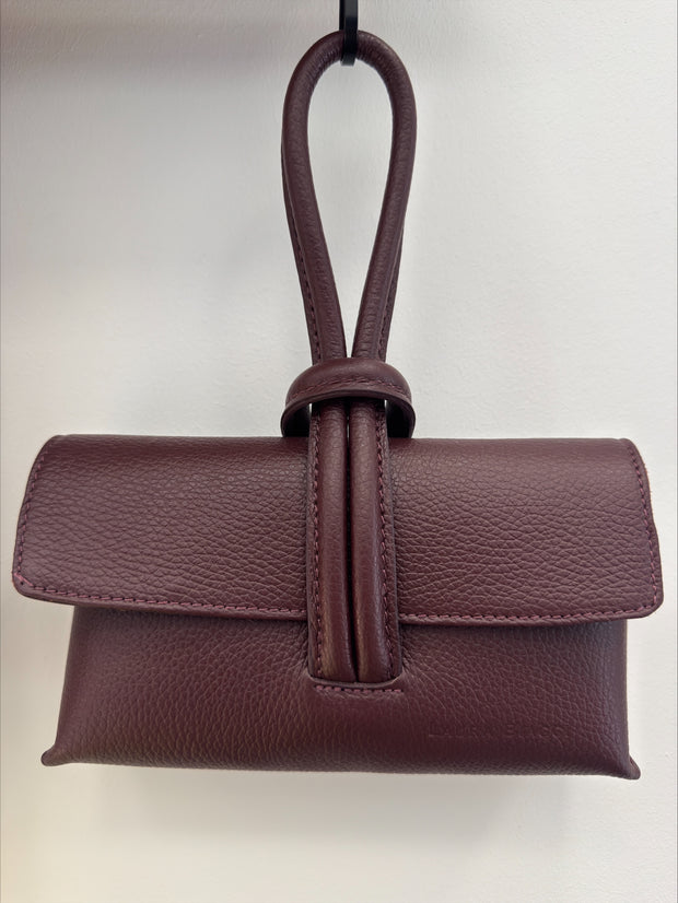 Skinnväska i tre färger med extra axelrem